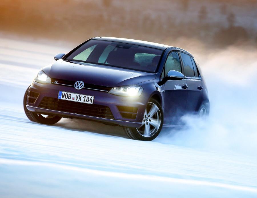  Volkswagen Golf R 5-Door 2013 года  (фото 11 из 100)